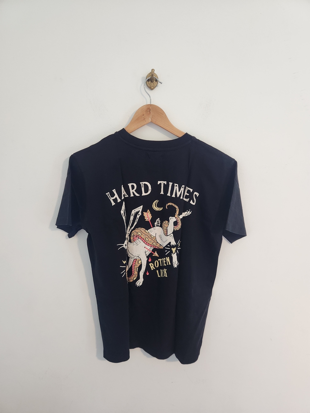 Octopied Minds Graphic Tee "Rotten Luck Hard Times" Size Medium